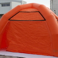 Ilmalla täytettävä teltta